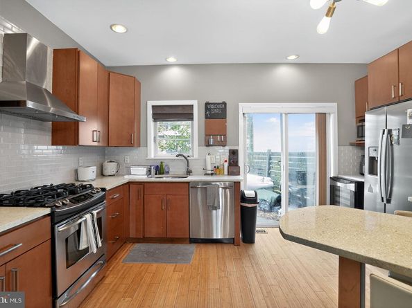 1227 N 3rd Street, Philadelphia PA 19122