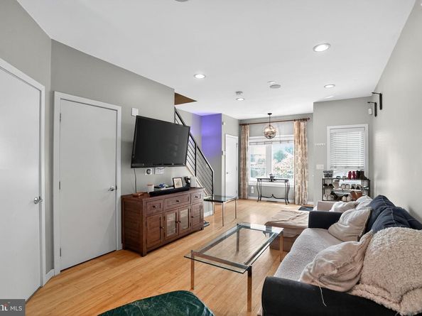 1227 N 3rd Street, Philadelphia PA 19122