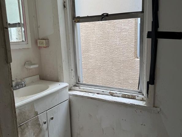6115 Vine Street, Philadelphia PA 19139