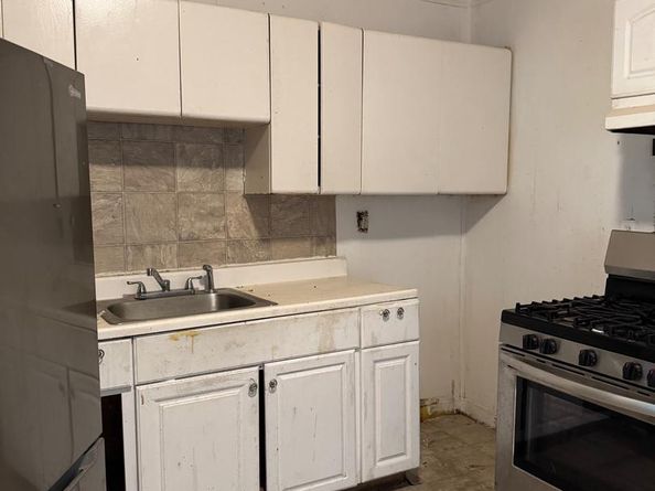 6115 Vine Street, Philadelphia PA 19139