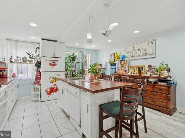 2548 Irvington Road, Drexel Hill PA 19026