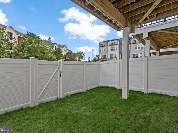 13724 Aviation Place, Herndon VA 20171