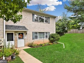 88 Hampstead Drive 88, Ambler PA 19002