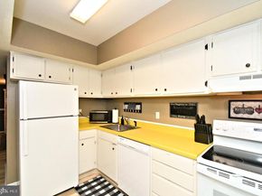 88 Hampstead Drive 88, Ambler PA 19002