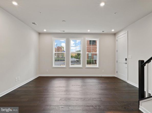 7552 Sawyer Farm Way 1405, Mclean VA 22102