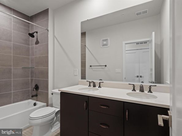 7552 Sawyer Farm Way 1405, Mclean VA 22102