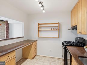 501 N Armistead Street T2, Alexandria VA 22312