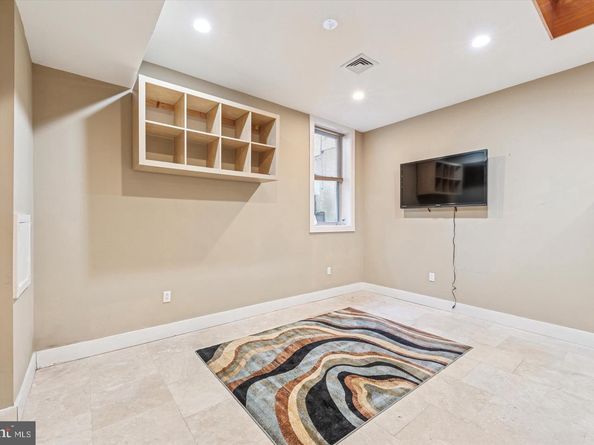 635 N 13TH Street A, Philadelphia PA 19123