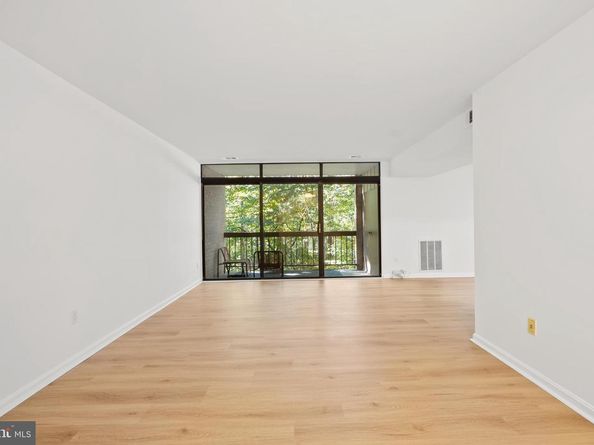 1656 Parkcrest Circle 2D/301, Reston VA 20190