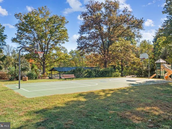 1656 Parkcrest Circle 2D/301, Reston VA 20190