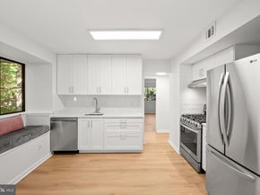 1656 Parkcrest Circle 2D/301, Reston VA 20190