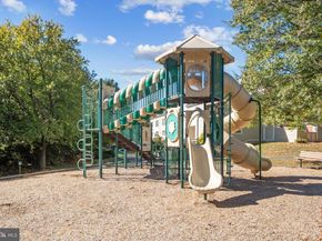 1656 Parkcrest Circle 2D/301, Reston VA 20190