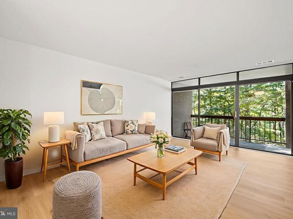 1656 Parkcrest Circle 2D/301, Reston VA 20190