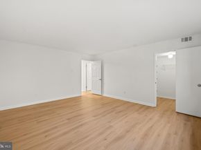 1656 Parkcrest Circle 2D/301, Reston VA 20190