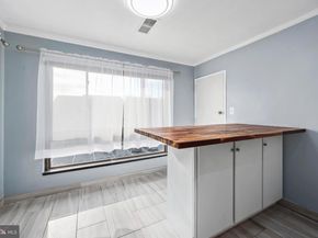 549 Florida Avenue 201, Herndon VA 20170