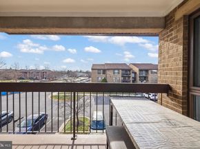 549 Florida Avenue 201, Herndon VA 20170