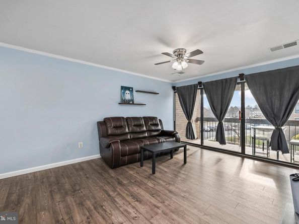 549 Florida Avenue 201, Herndon VA 20170