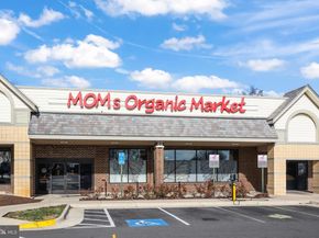 549 Florida Avenue 201, Herndon VA 20170