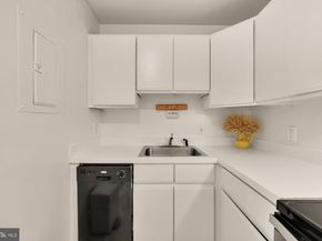 2630 Adams Mill Road NW 302, Washington DC 20009