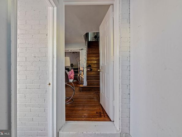 100 W Luray Street, Philadelphia PA 19140