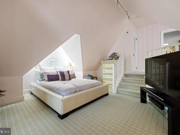 26 Old Gulph Road, Gladwyne PA 19035