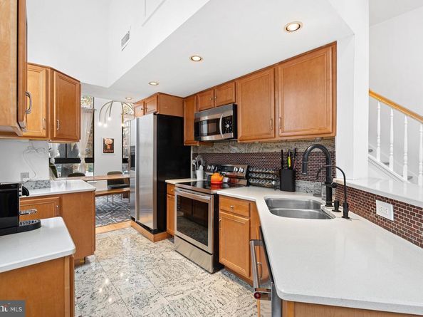 210 Church Street 1J, Philadelphia PA 19106