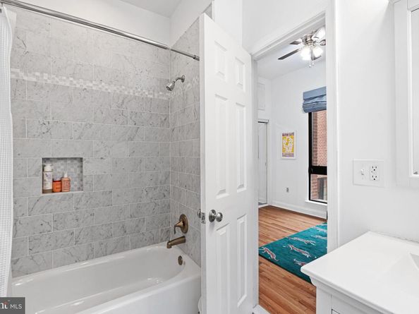 210 Church Street 1J, Philadelphia PA 19106