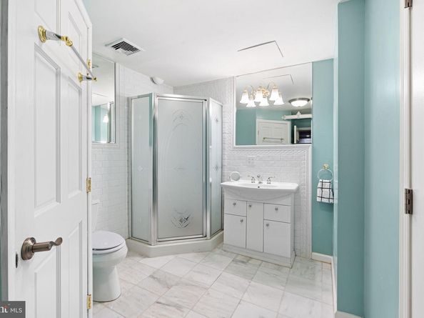 210 Church Street 1J, Philadelphia PA 19106