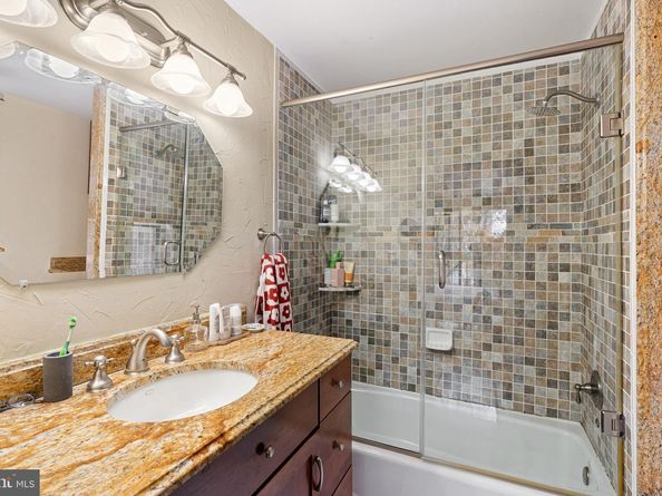 210 Church Street 1J, Philadelphia PA 19106