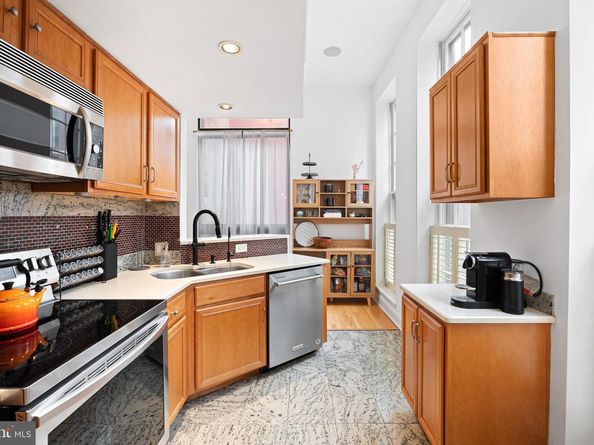 210 Church Street 1J, Philadelphia PA 19106