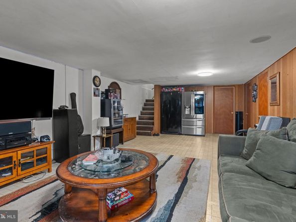 1117 Surrey Road, Philadelphia PA 19115