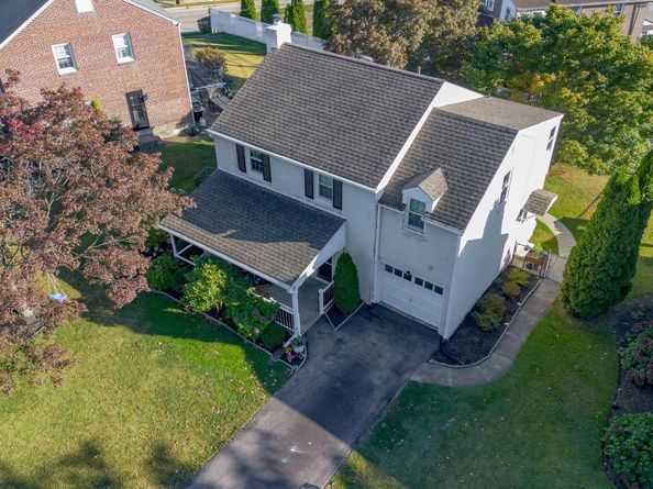 104 Treaty Road, Drexel Hill PA 19026