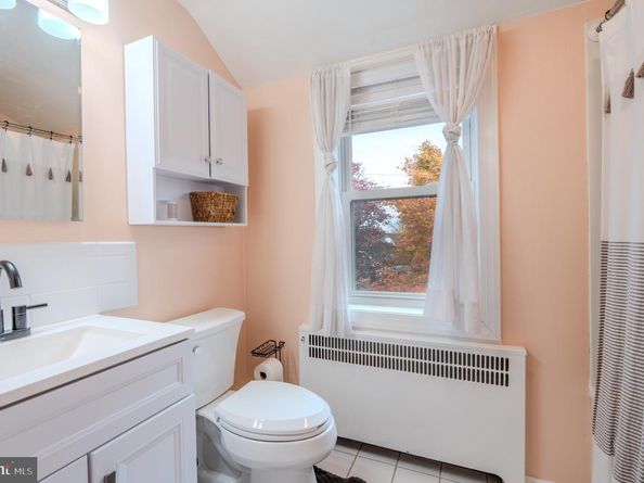 104 Treaty Road, Drexel Hill PA 19026