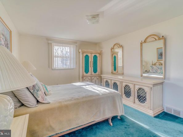 1137 Layton Road, Philadelphia PA 19115