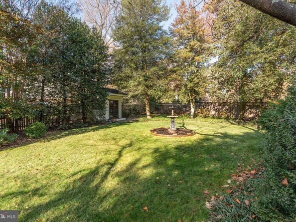 616 Fort Williams Parkway, Alexandria VA 22304