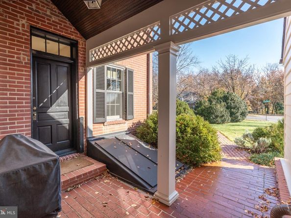 616 Fort Williams Parkway, Alexandria VA 22304