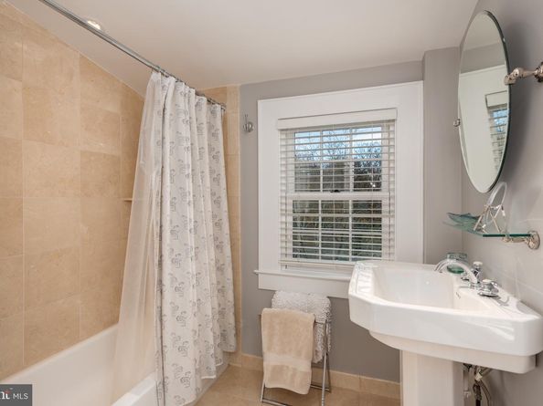 616 Fort Williams Parkway, Alexandria VA 22304