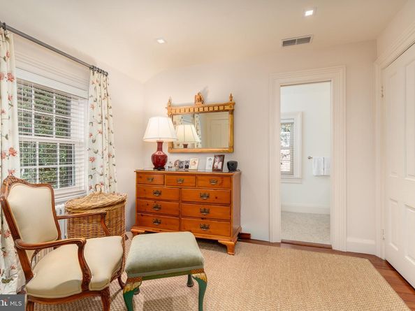 616 Fort Williams Parkway, Alexandria VA 22304