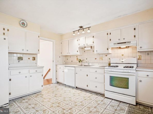 6144 Chesterbrook Road, Mclean VA 22101