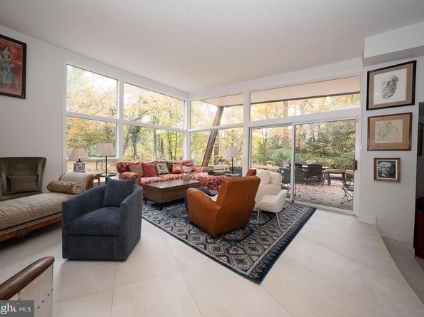 39 Fairview Road, Penn Valley PA 19072