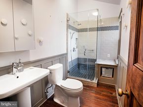 223 Carpenter Street, Philadelphia PA 19147