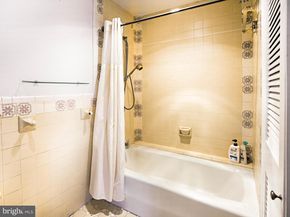 223 Carpenter Street, Philadelphia PA 19147