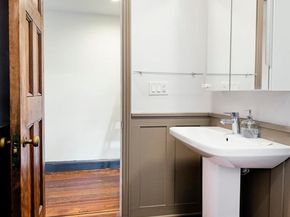 223 Carpenter Street, Philadelphia PA 19147