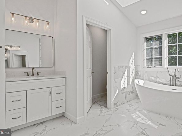 9927 Miles Stone Court, Vienna VA 22181