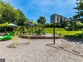 203 Yoakum Parkway 519, Alexandria VA 22304