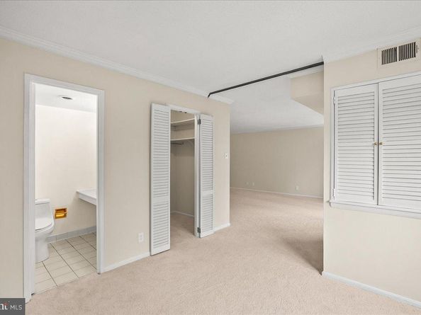 203 Yoakum Parkway 519, Alexandria VA 22304