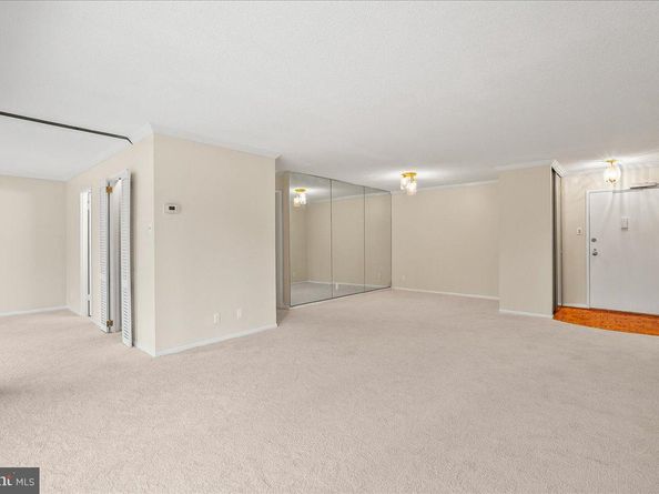 203 Yoakum Parkway 519, Alexandria VA 22304