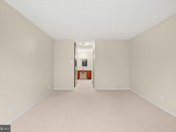 203 Yoakum Parkway 519, Alexandria VA 22304