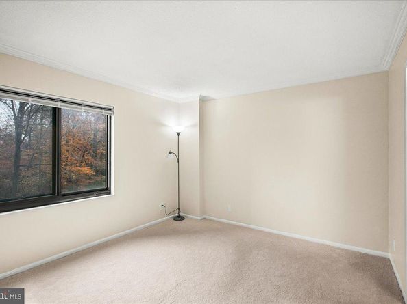 203 Yoakum Parkway 519, Alexandria VA 22304