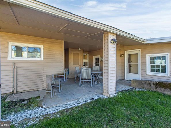 111 Border Rock Road, Levittown PA 19057